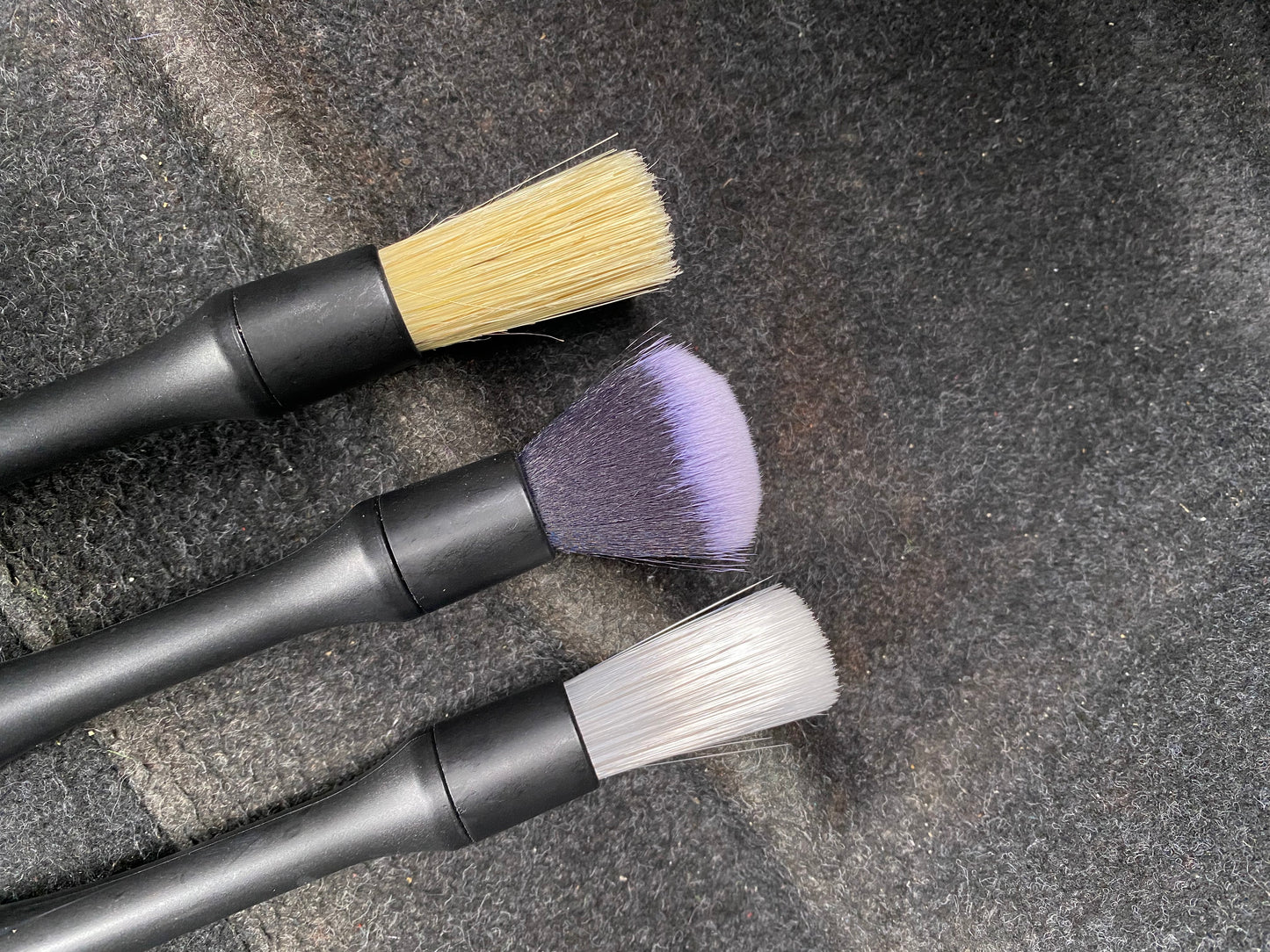 Lot de 3 Pinceaux Detailing – Nettoyage Précis et Efficace