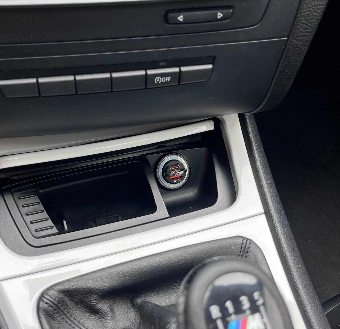 Chargeur USB-C & USB pour Voiture – VibeAuto