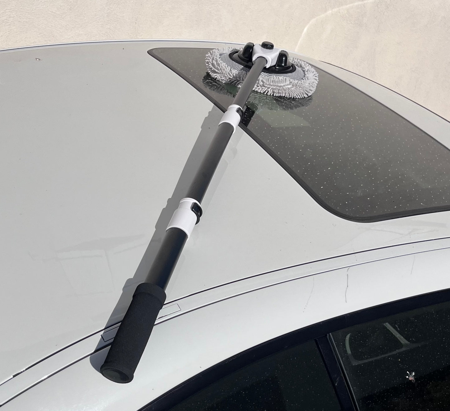 Brosse Voiture Flexible Multi-surfaces – Poils Doux & Manche Antidérapant | VibeAuto