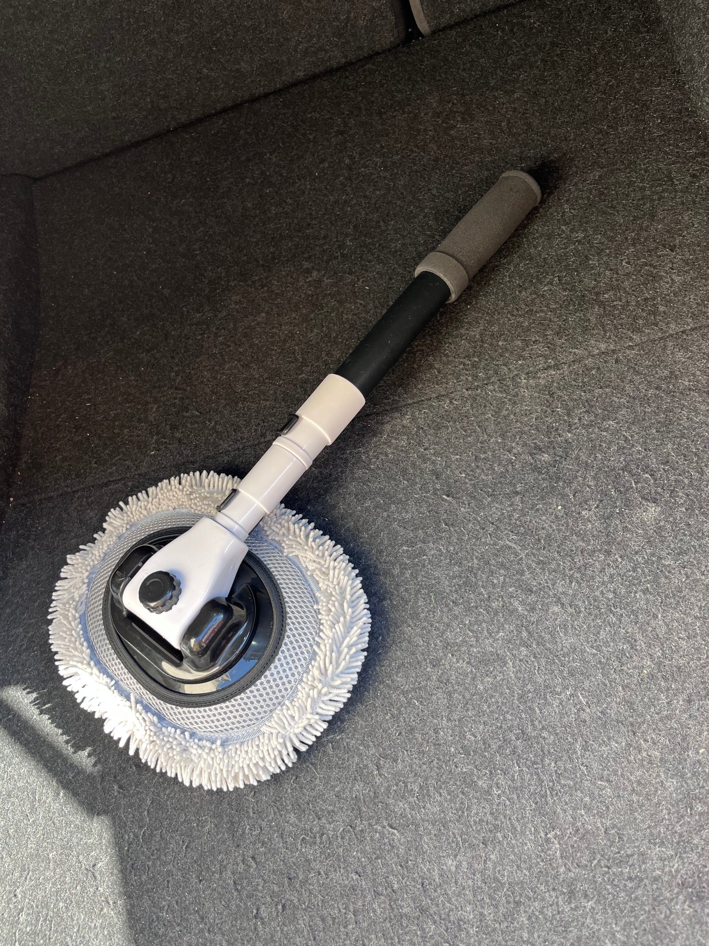 Brosse Voiture Flexible Multi-surfaces – Poils Doux & Manche Antidérapant | VibeAuto